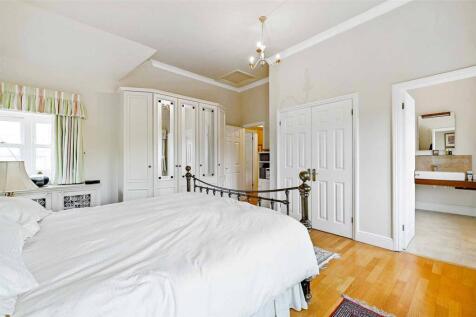 Principsl Bedroom