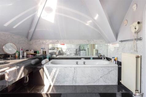 En Suite Bathroom