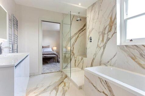 Principal Bathroom