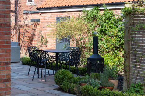 Al Fresco Dining