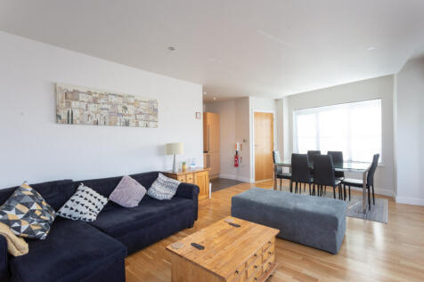 Sitting/Dining Room