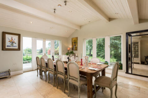 Garden/Dining Room