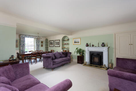 Sitting/Dining Room