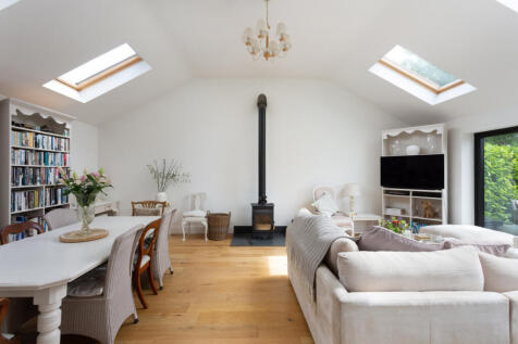 Sitting/Dining Room