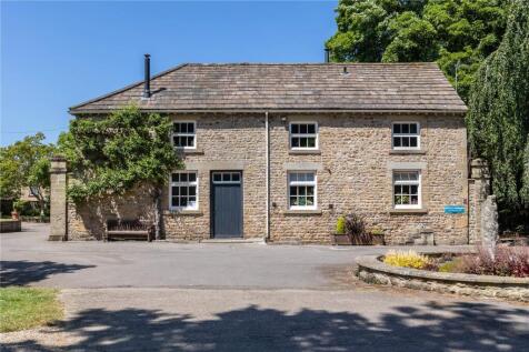 Apartments/Stables