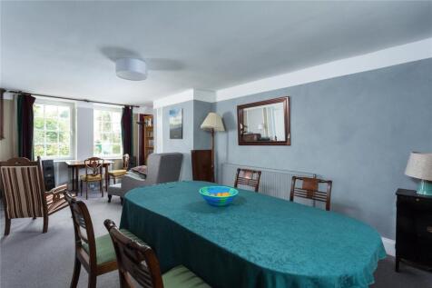 Sitting/Dining Room
