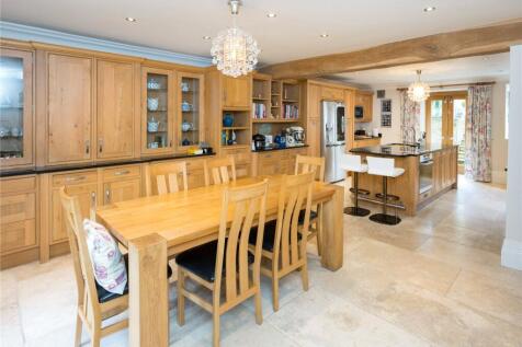 Kitchen / Dining