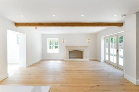 Sitting/Dining Room