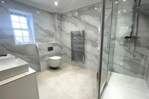 Main En Suite
