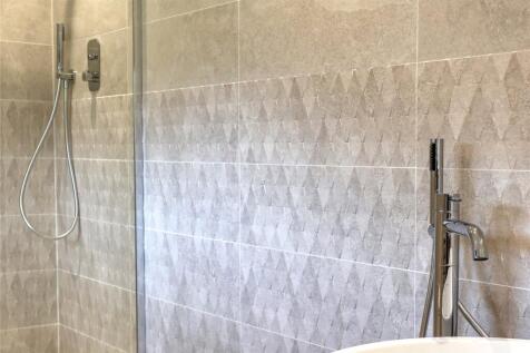 Kingfisher Bathroom