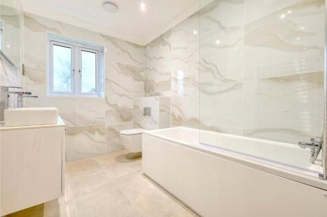 Plot 7 Bathroom