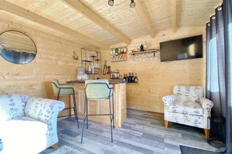 Summer House/Bar