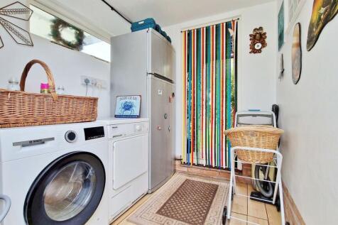Utility / Lean To