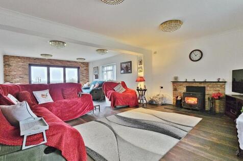 Lounge/Sitting Room