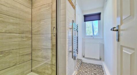 Shower Room &amp; Cloak Room