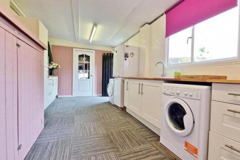 Garage/Utility Room