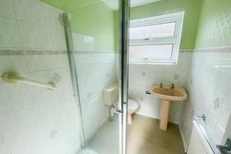 SHOWER ROOM/WC