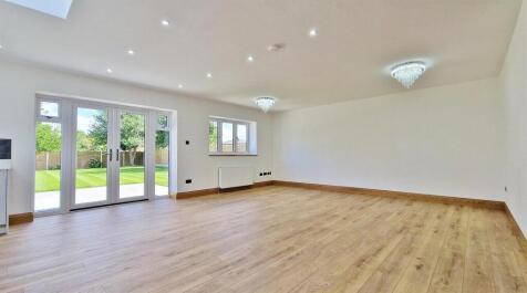 Lounge/Dining/Kitchen