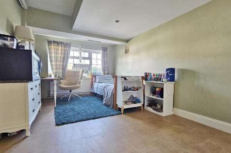 Bedroom 5 / Study