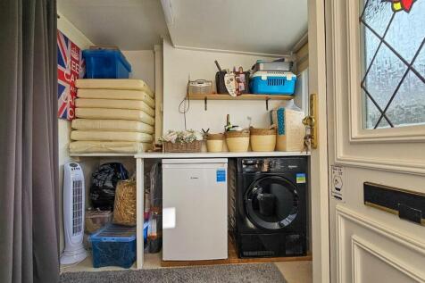 Garage/Utility Area