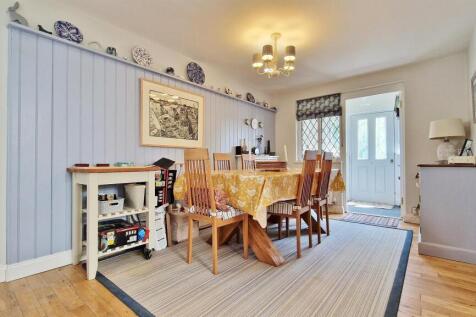 Hallway/Dining Room