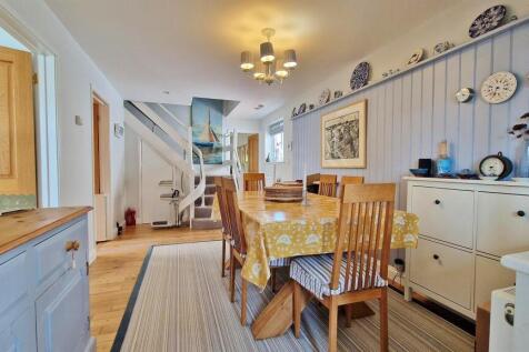 Hallway/Dining Room