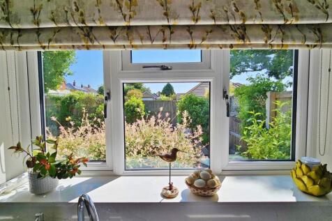 Alternate Kitchen/Breakfast Room View
