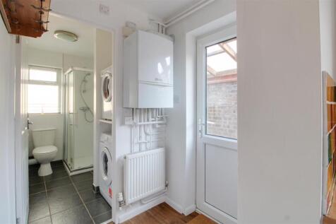 Shower Room/Utlity