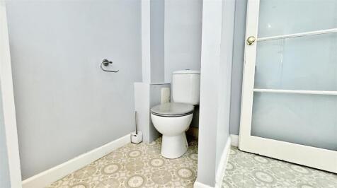 Bathroom/Utility