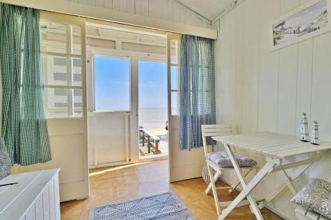 Beach Hut