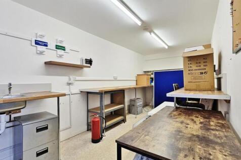 Kitchen/Workspace