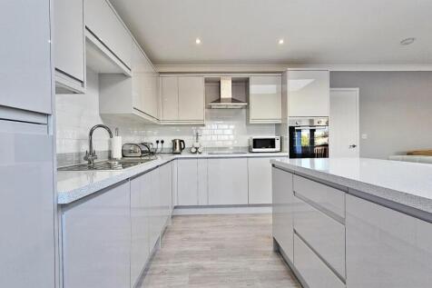 Alternate Lounge/Kitchen/Diner