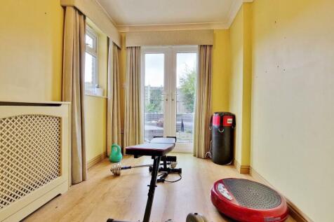 Sunroom/Bedroom 5