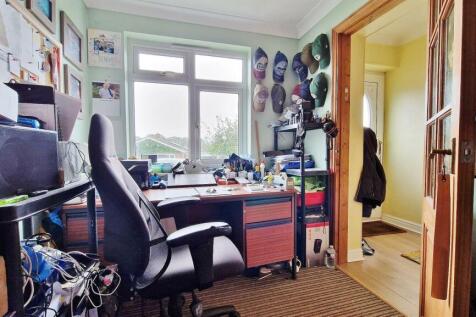 Study/Bedroom 6