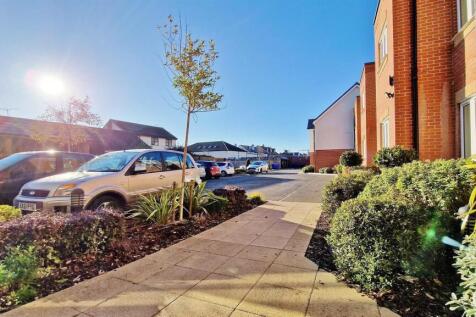 Communal Gardens &amp; Parking