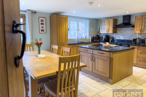 Kitchen/Dining
