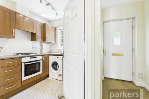 Kitchen/Entrance