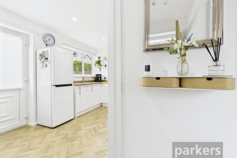 Kitchen/Entrance