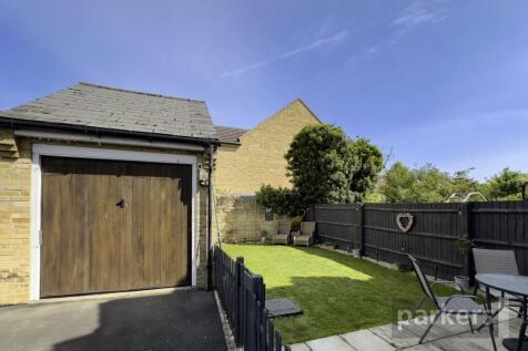 Garage &amp; Garden