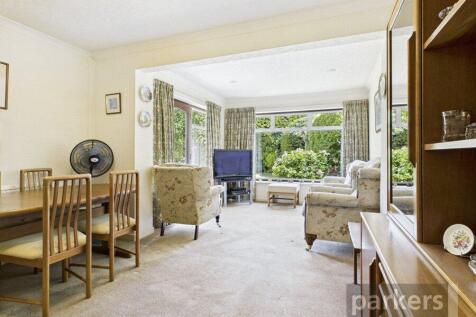 Living/Dining Area