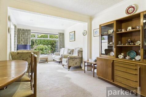 Living/Dining Area