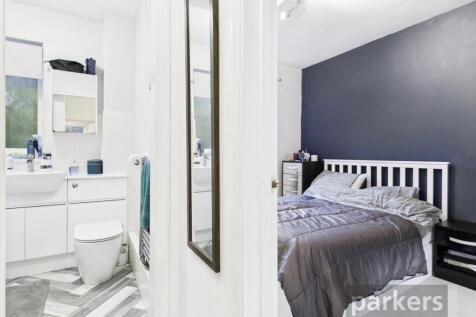 Bathroom/Bedroom
