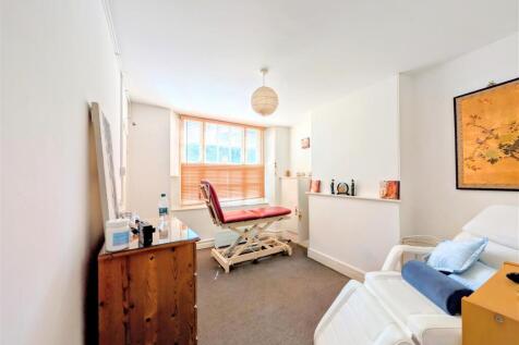 Shop Treatment Room