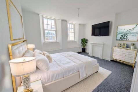 Flat 2 Bedroom 1
