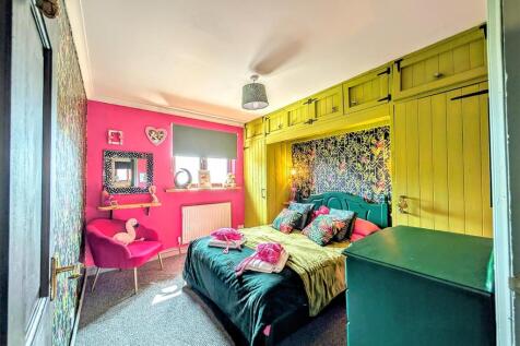 BEDROOM 3