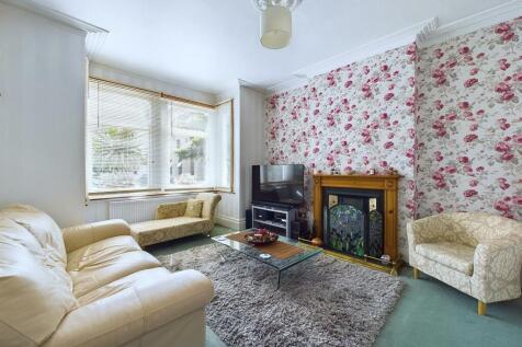 CAM02885G0-PR0179-STILL016.jpg