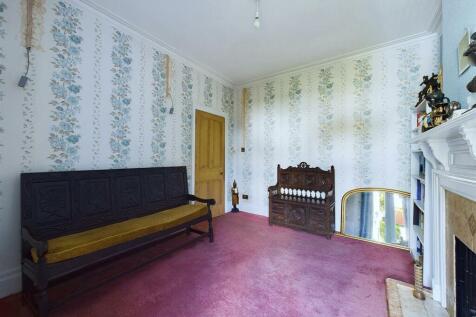 CAM02885G0-PR0179-STILL020.jpg