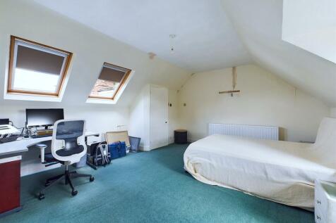 CAM02885G0-PR0179-STILL002.jpg