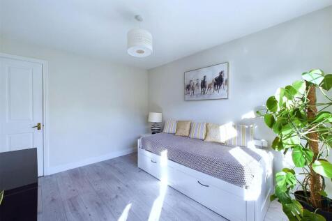CAM02885G0-PR0296-STILL026.jpg