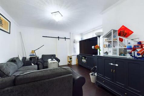 CAM02885G0-PR0309-STILL002.jpg